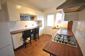 2 bedroom Flat to re...